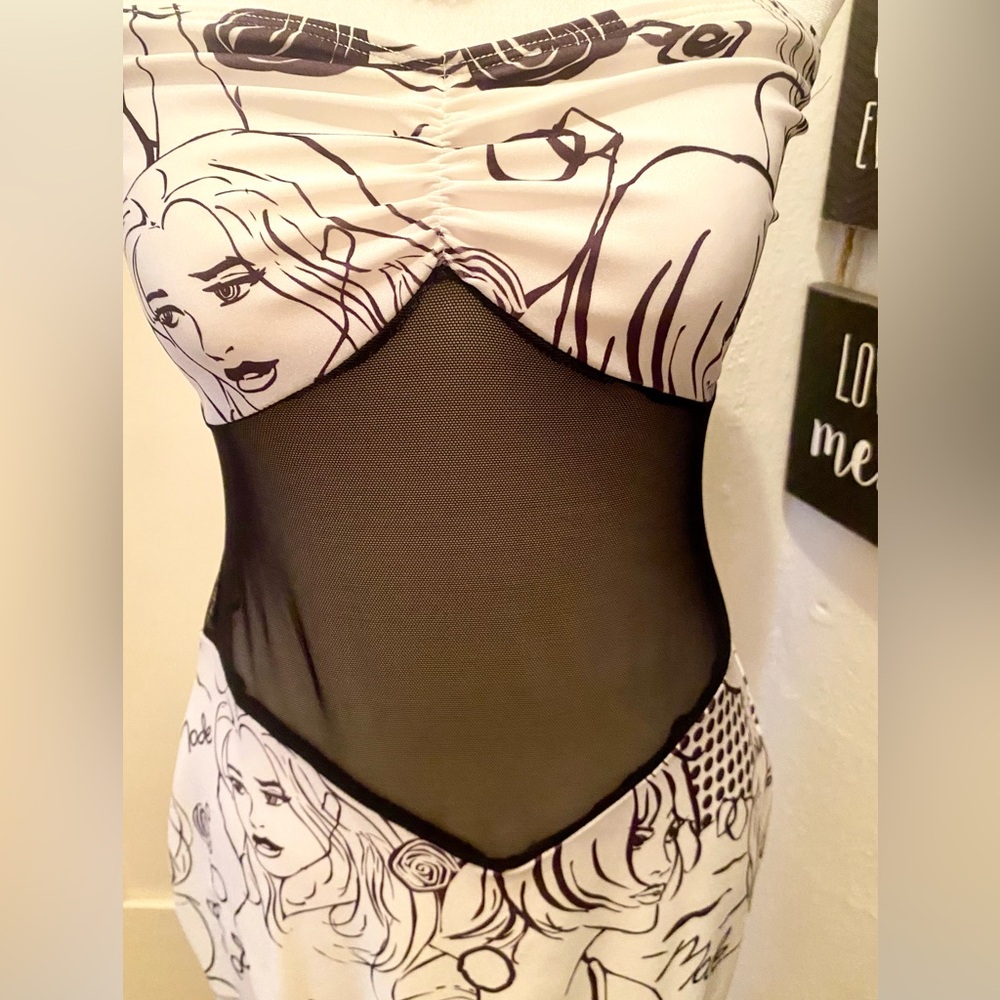 Black and White Graphic Designer Dress 🌺